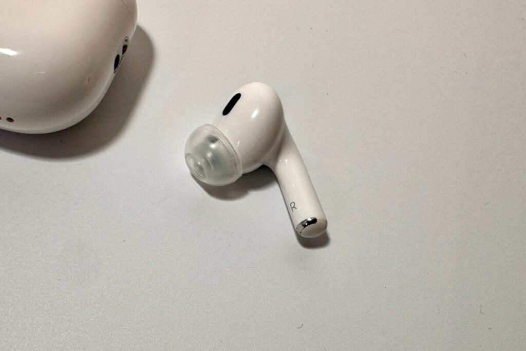 AirPods 4とAirPods Proの違いを比較！AirPods 4がおすすめ