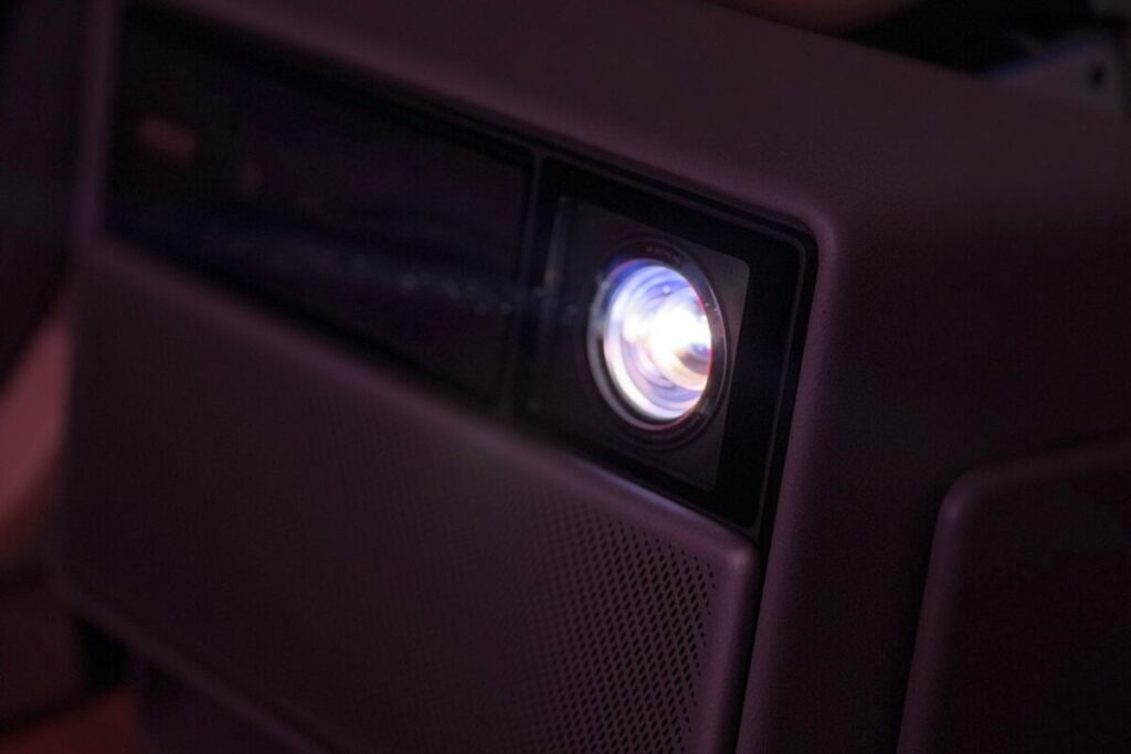 HORIZON 20 Proで作る本気の自宅映画館!映画館超えの4K・IMAX体験レビュー