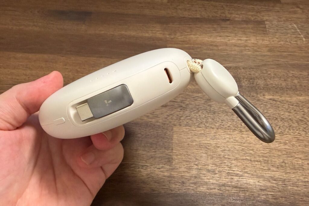 TORRAS FlexLine Pebbleレビュー!ケーブル内蔵で最強?移動中・キャンプ・旅行で頼れるモバイルバッテリーを徹底チェック