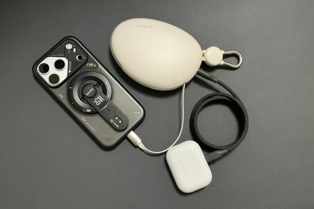 TORRAS FlexLine Pebbleレビュー!ケーブル内蔵で最強?移動中・キャンプ・旅行で頼れるモバイルバッテリーを徹底チェック