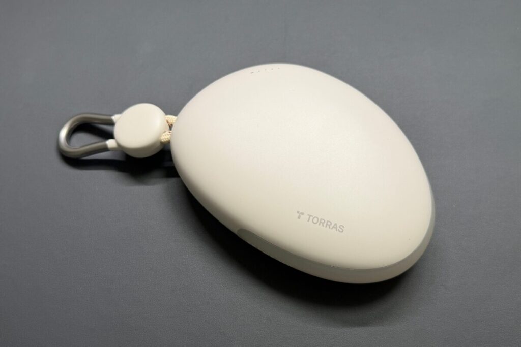 TORRAS FlexLine Pebbleレビュー!ケーブル内蔵で最強?移動中・キャンプ・旅行で頼れるモバイルバッテリーを徹底チェック