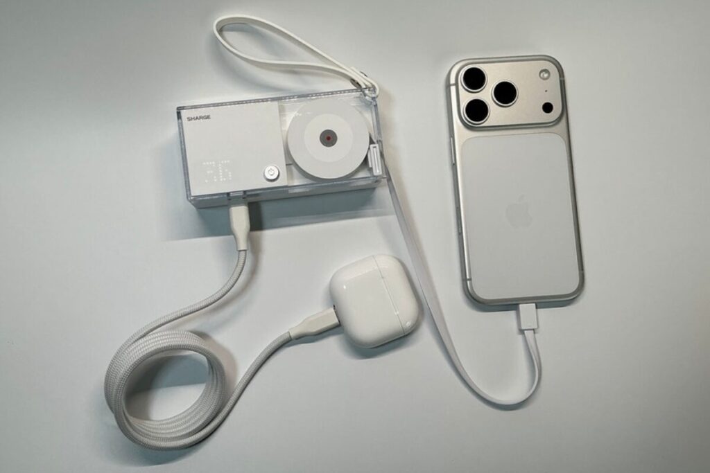 Sharge Retractable 3-in-1 Power Bankがすごい！デザインも機能も妥協なしの次世代モバイルバッテリー
