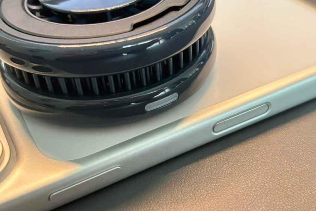 TORRAS Ostand PolarCircle Qi2 25W MagSafe充電器レビュー!遅い・熱いを完全解消する最速ワイヤレスの実力とは?