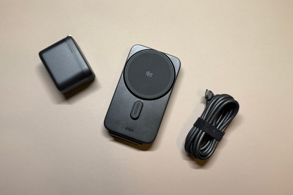 ESR 3-in-1ワイヤレス充電器（Qi2.2対応・最大25W）レビュー！置くだけで全部整う。充電のストレスが消えた理由