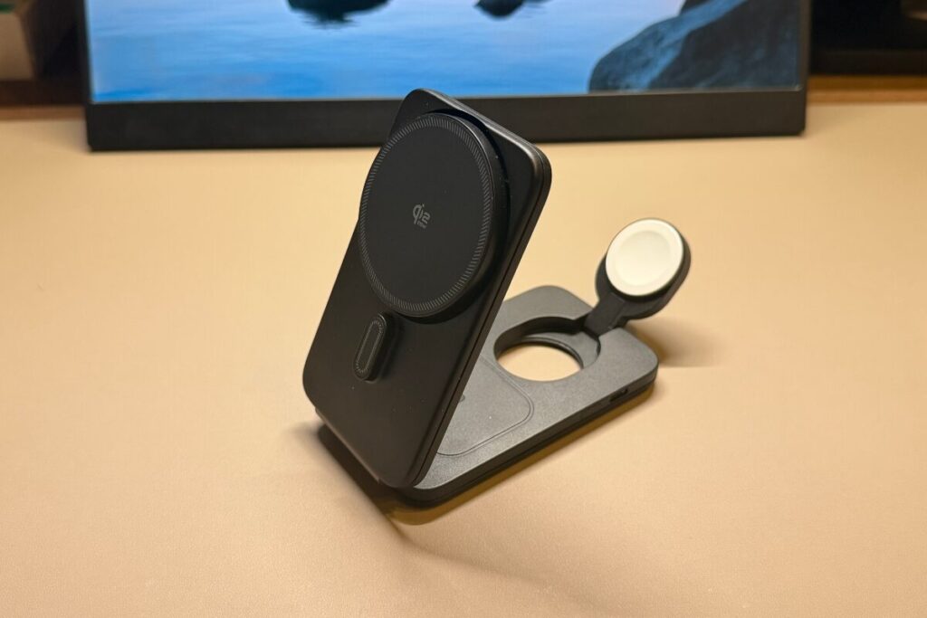 ESR 3-in-1ワイヤレス充電器（Qi2.2対応・最大25W）レビュー！置くだけで全部整う。充電のストレスが消えた理由