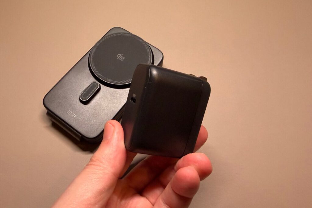 ESR 3-in-1ワイヤレス充電器（Qi2.2対応・最大25W）レビュー！置くだけで全部整う。充電のストレスが消えた理由
