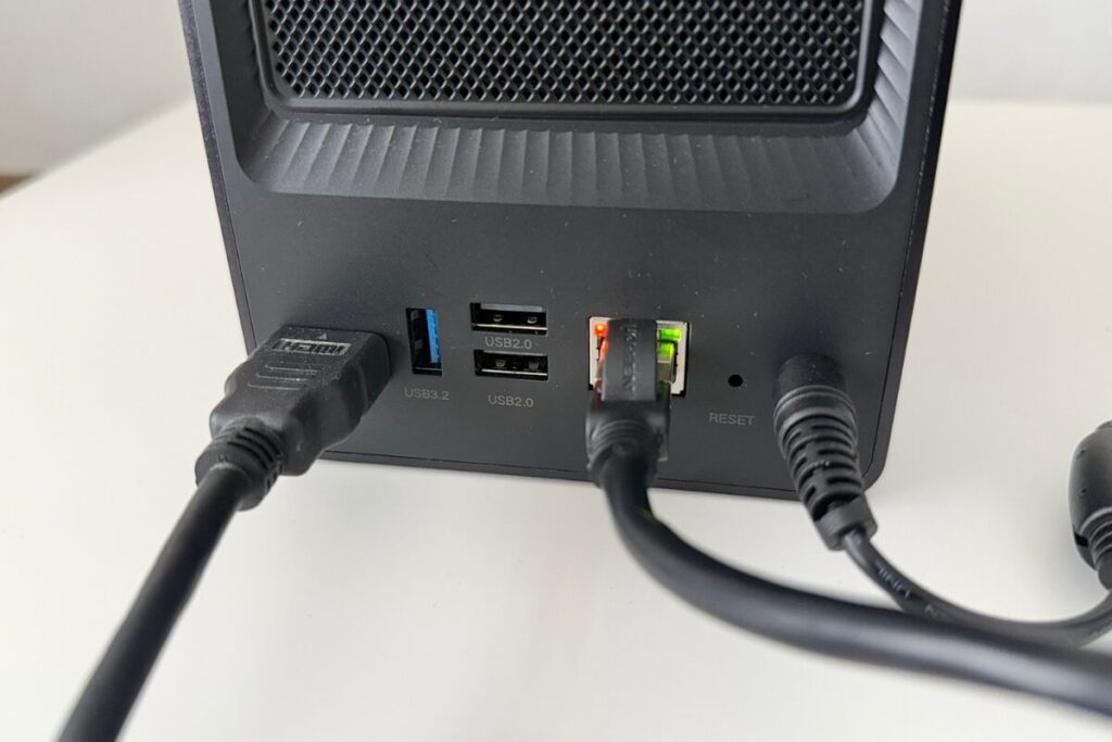 UGREEN NASync DXP2800レビュー:はじめてのNASにちょうどいい理由