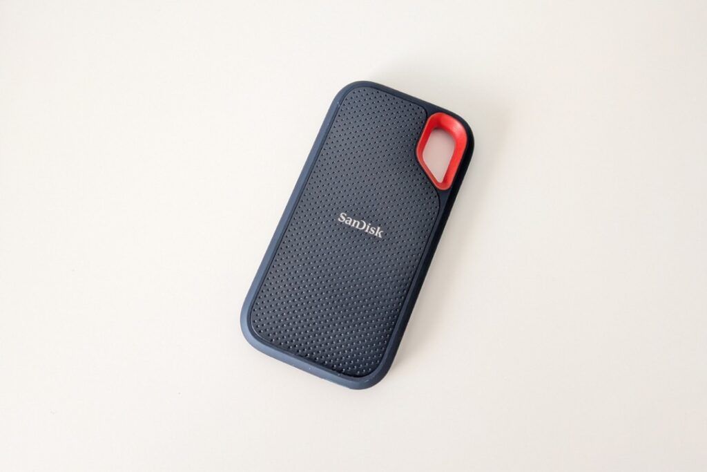 【公開】カフェ作業が劇的に快適になるガジェットポーチの中身｜ノマドのミニオフィスセット