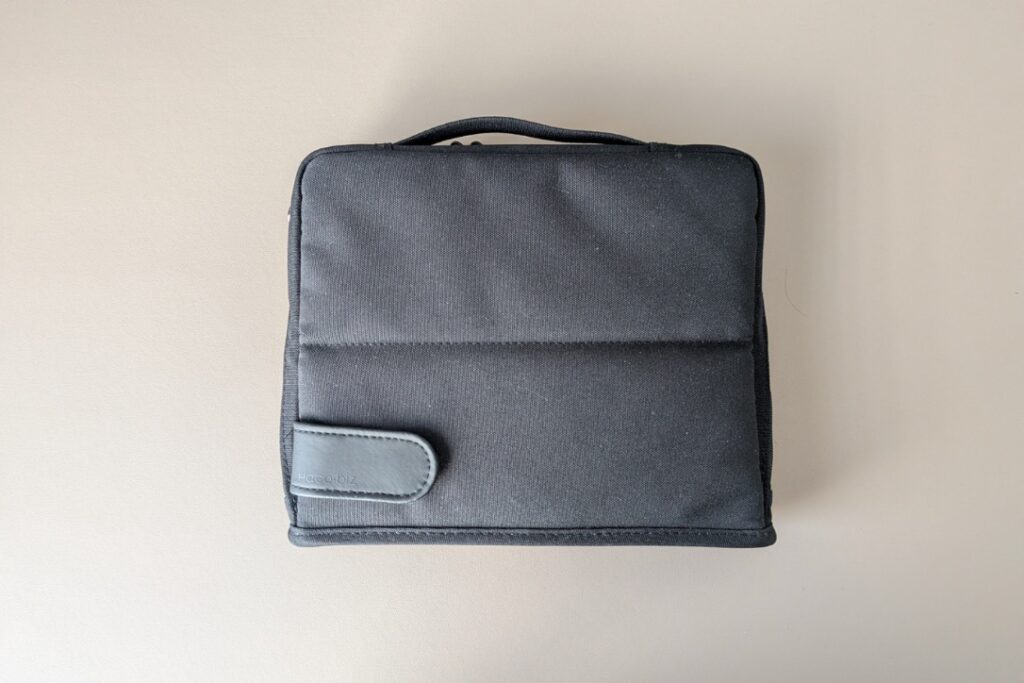 【公開】カフェ作業が劇的に快適になるガジェットポーチの中身｜ノマドのミニオフィスセット