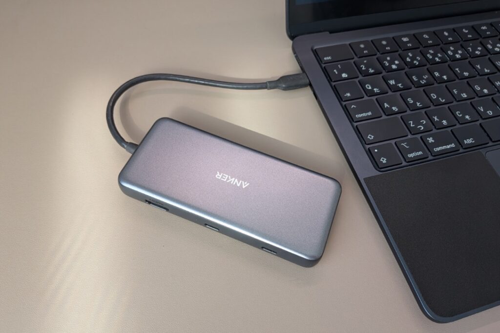 【公開】カフェ作業が劇的に快適になるガジェットポーチの中身｜ノマドのミニオフィスセット