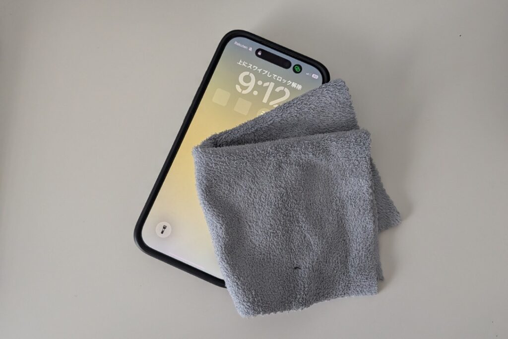 【公開】カフェ作業が劇的に快適になるガジェットポーチの中身｜ノマドのミニオフィスセット