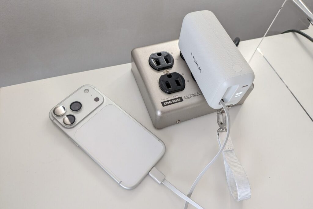 TORRAS FlexLine 3-in-1 Cubeレビュー!充電器もケーブルもこれ1台で完結