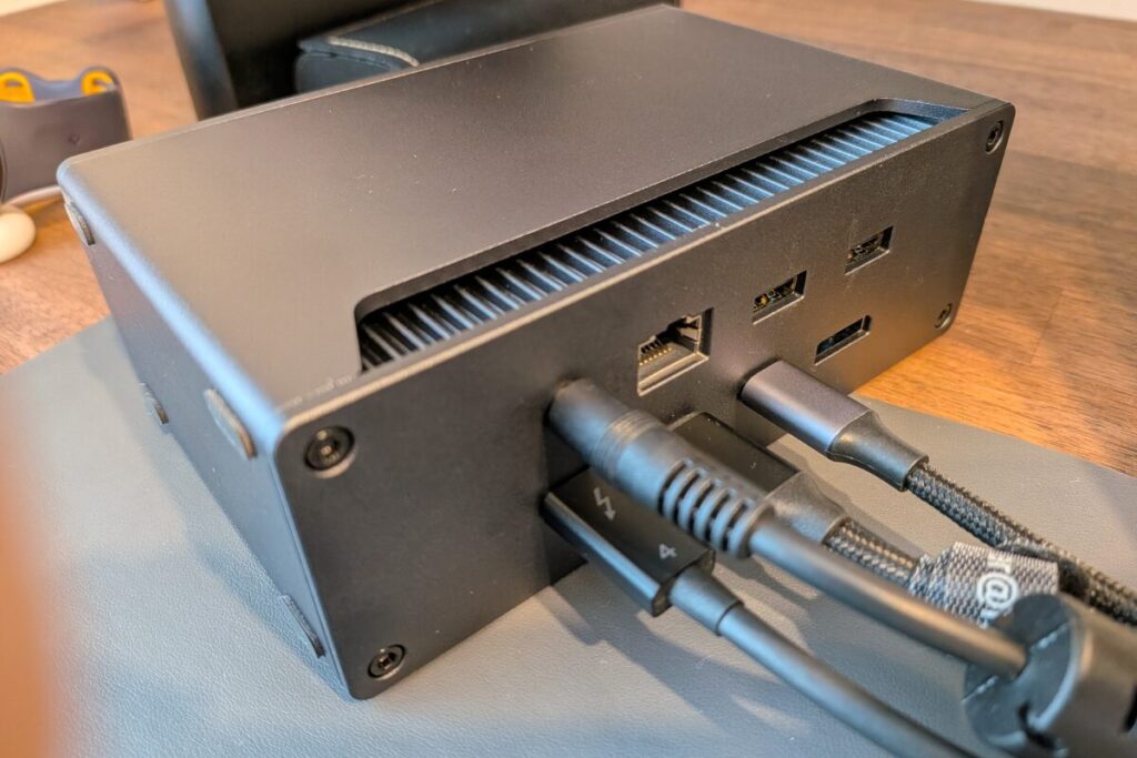 UGREEN Revodok Max 213レビュー!MacBook AirもWindowsノートPCも、ケーブル1本で快適なデスク環境になった